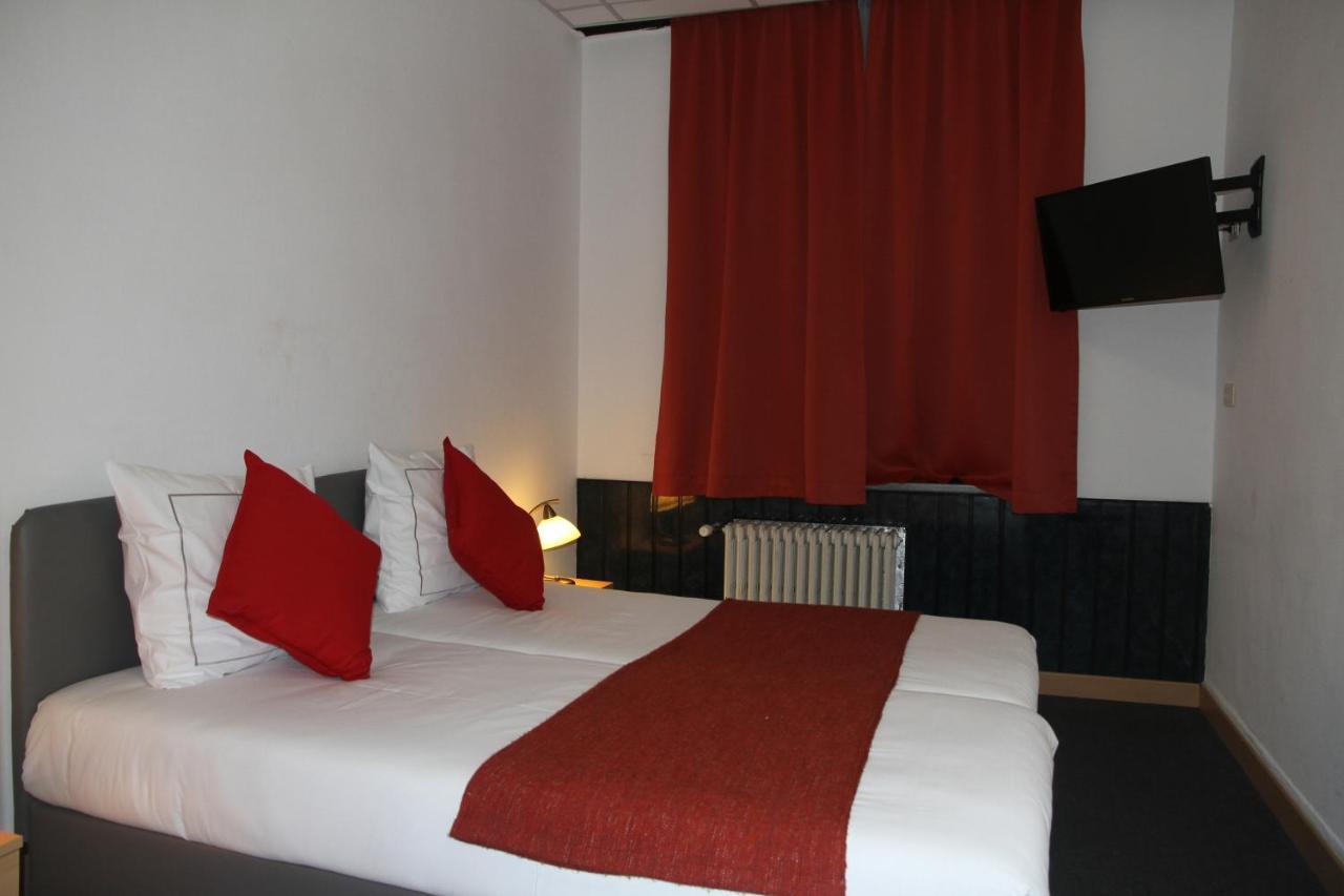 Hotel De Spiegel Sint-Niklaas Esterno foto