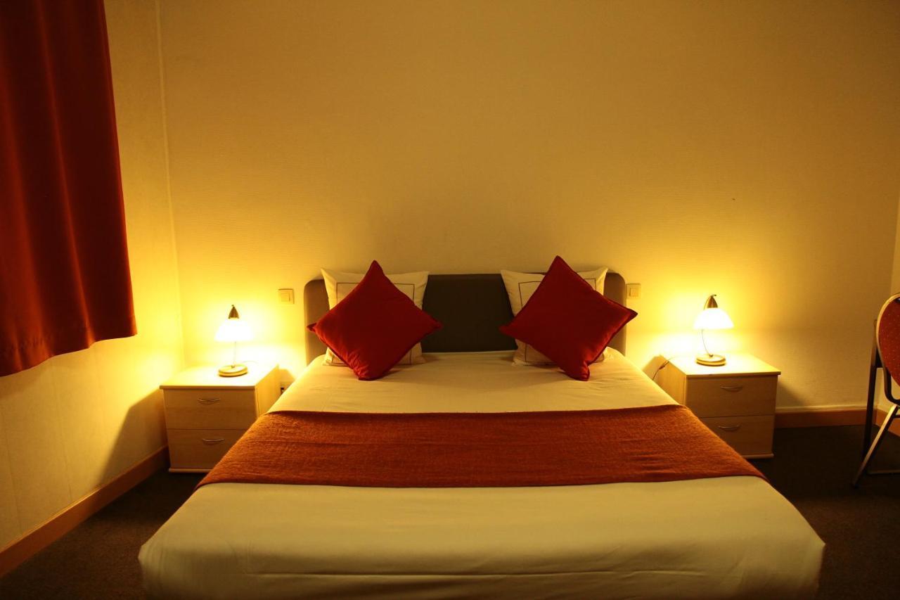 Hotel De Spiegel Sint-Niklaas Esterno foto