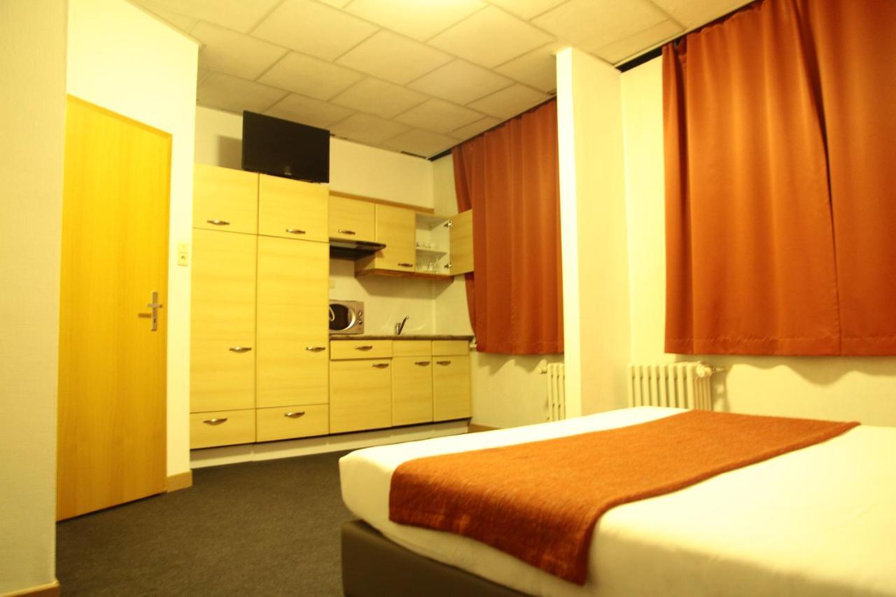 Hotel De Spiegel Sint-Niklaas Esterno foto